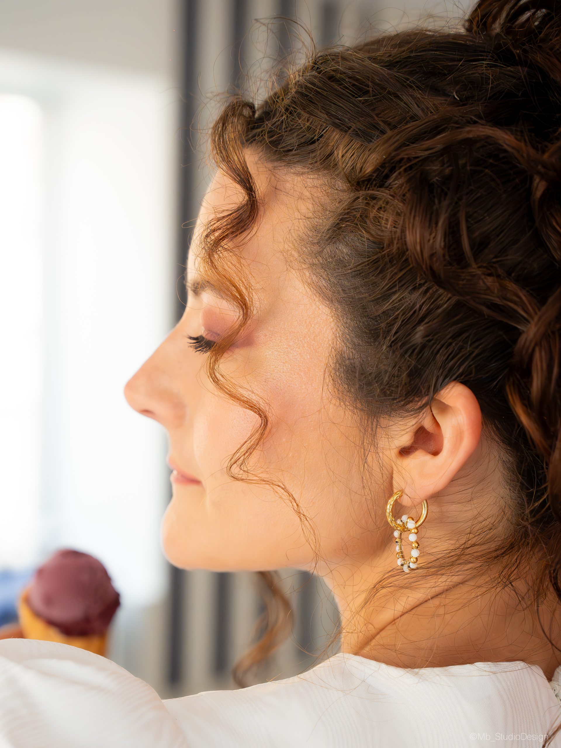 Accompagnement maquillage et mise en beauté de la mariée par Clotilde Spinec